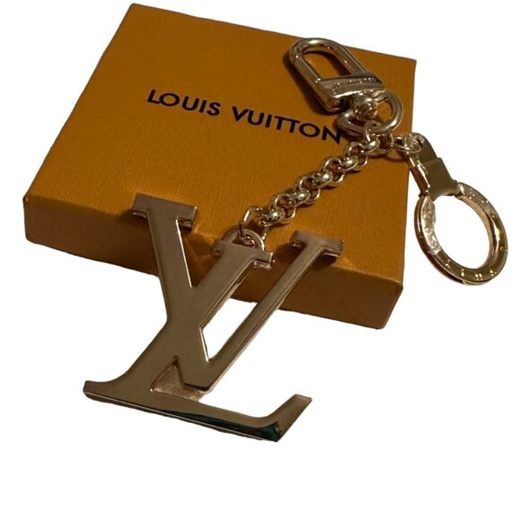 Gold LV Bag Charm Key Chain - Picture 2 of 8